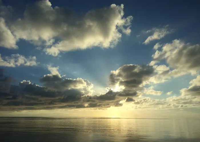 с фантастическим видом на море