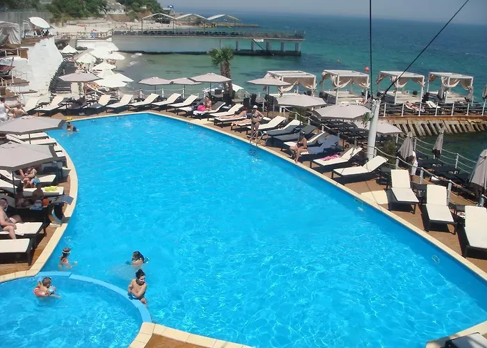 с фантастическим видом на море *