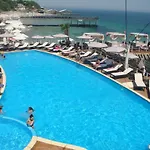 с фантастическим видом на море *